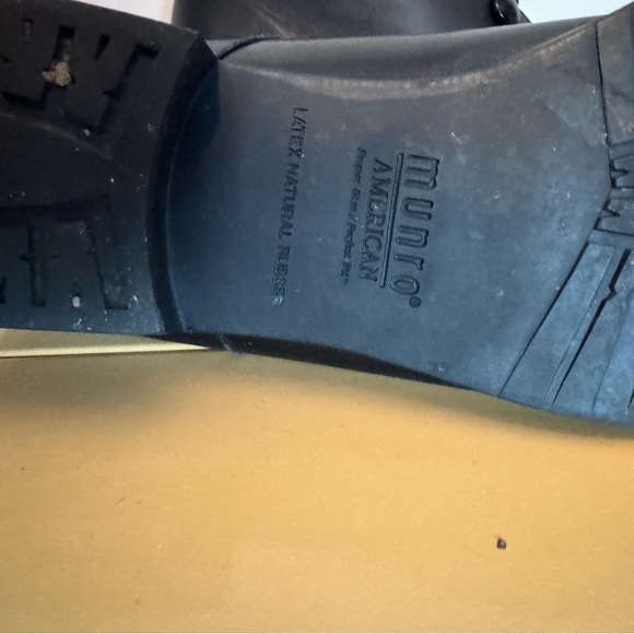 Vintage Munro American Loop & Button Closure Boot sz. 8 - Picture 2 of 5